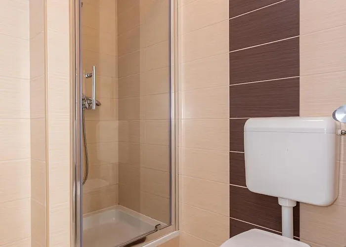 Domagoj D&d, Lägenhet Baška