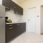 Domagoj D&d, Appartement