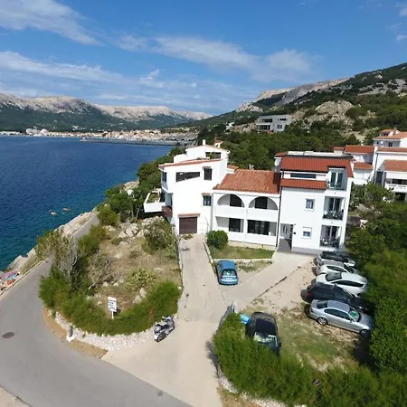 Domagoj D&d, Apartmán *