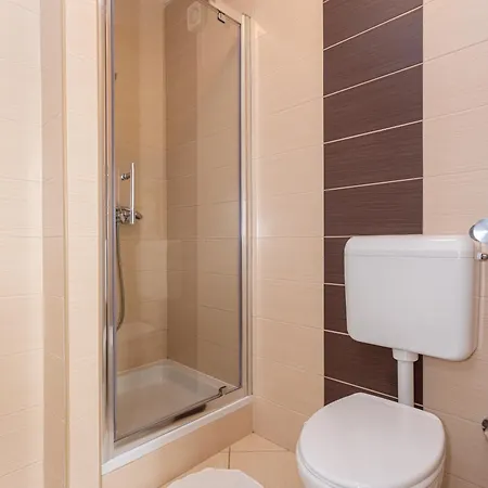 Domagoj D&d, Apartmán Baška