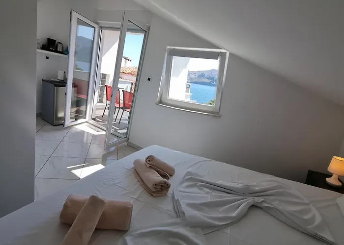 Domagoj D&d, Apartament