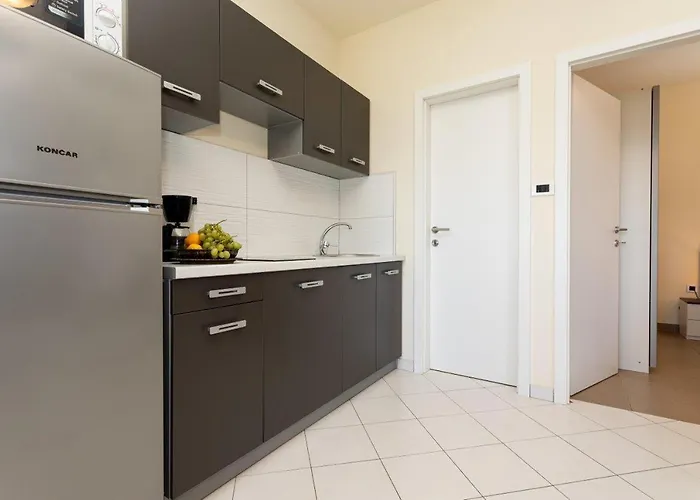 Domagoj D&d, Apartmán